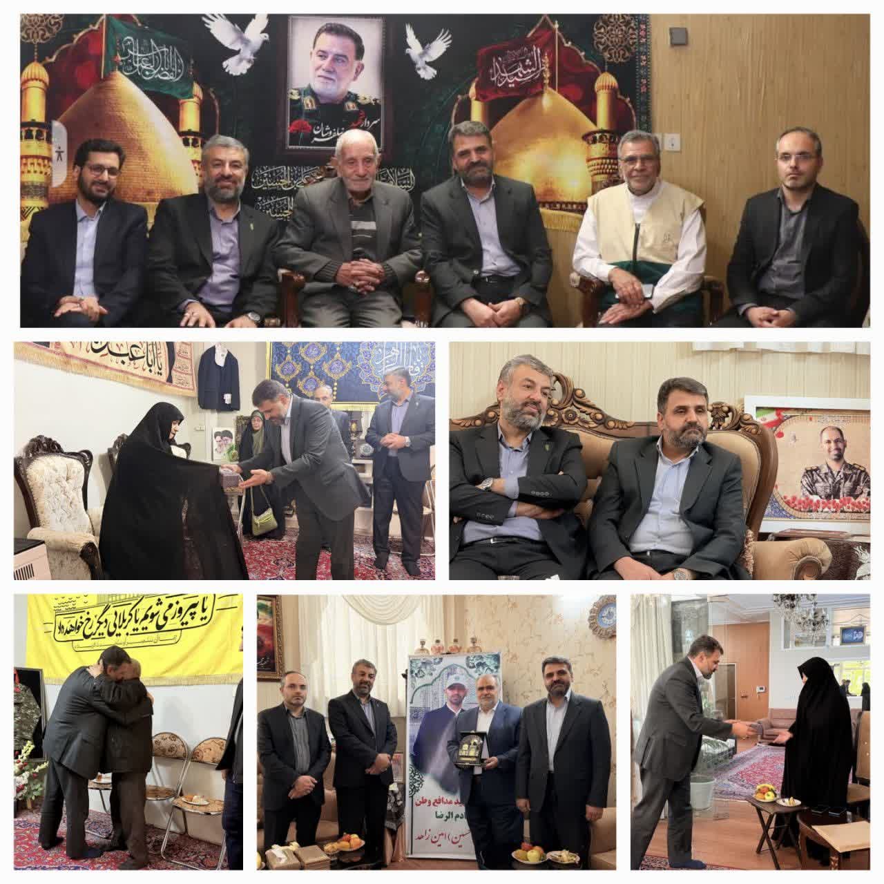 حضور مدیر مرکز خادمیاری و کانون‌های خدمت رضوی در منزل شهید نیلفروشان و دو شهید خادمیار