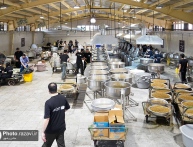 بازدید دبیر ستاد اربعین بنیاد کرامت رضوی از خدمت رسانی در آشپزخانه آستان قدس در مرز مهران