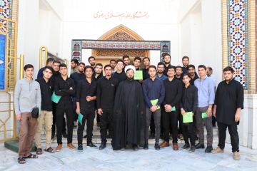 بازدید جمعی از طلاب مدرسه علمیه نورالثقلین