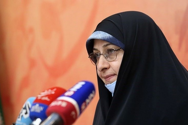 دل ها را به قرآن زنده، و ارزش های دینی مانند حجاب و عفاف را تبیین کنید