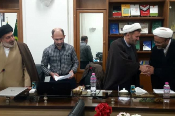 مبانی فقهی و حقوقی فتوای رهبری در خصوص حرمت تولید و استفاده از سلاح هسته ای با درجه عالی دفاع شد