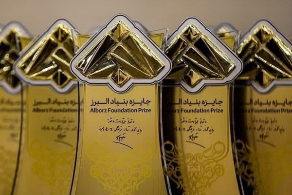 دو طلبه دانشگاه رضوی در جمع برگزیدهای جایزه نوبل ایرانی