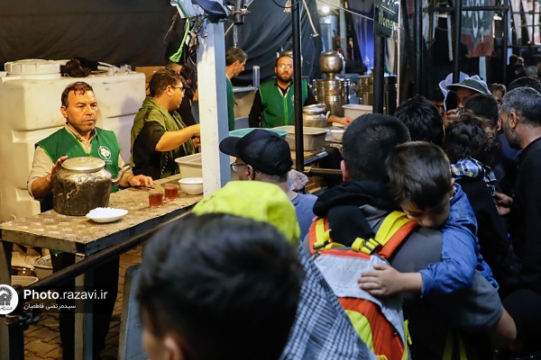 خدمت‌رسانی تمام قد خادمیاران آستان قدس رضوی در شهر سامرا