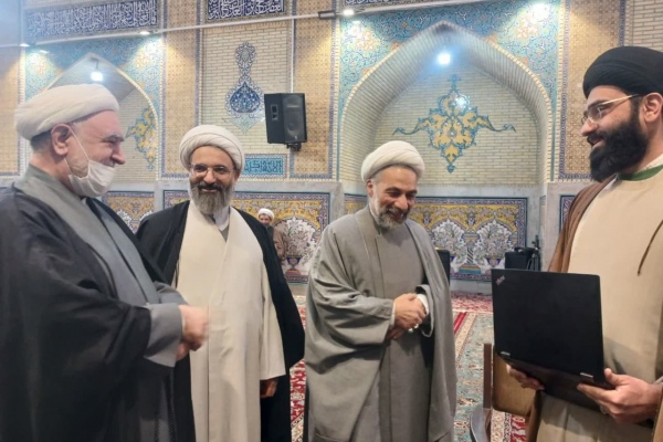 فضای علمی با نشاطی بر مدرسه میرزاجعفر حاکم است