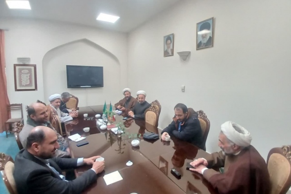 نشست صمیمی مسؤلان دانشگاه رضوی و امام صادق(ع)