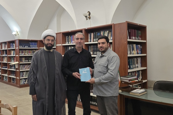 مجله "تراث رضوی" به کتابخانه تخصصی مسجد کبود ایروان ارمنستان اهدا شد